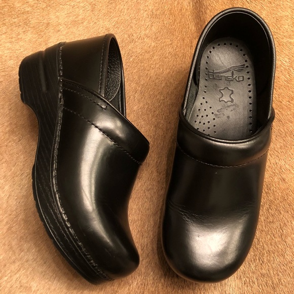 Dansko Shoes - Dansko Professional Leather Clog
